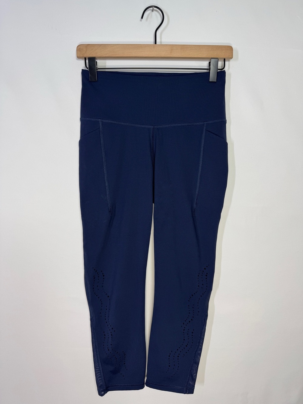 WAP2 "all in motion" Navy Blue Laser Cut Out 7/8 Leggings Yoga Pants Bottoms